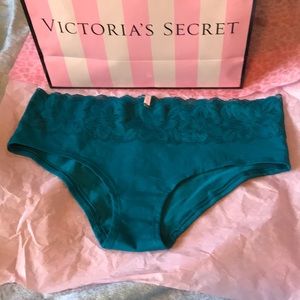 PINK by VS NWT M